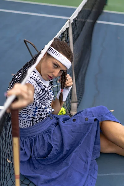 Güzel Kadın Tenis Açık Oynamaya Portresi — Stok fotoğraf