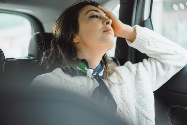 Jeune Belle Femme Voiture Portrait Gros Plan — Photo