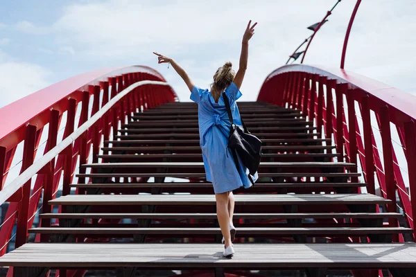 Beautiful Girl Blue Dress Posing Bridge — Stock Photo, Image