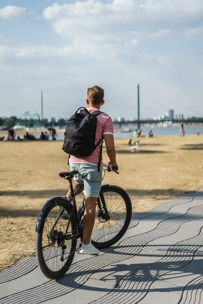 Young Man Riding Bicycle Street — Stock Photo, Image