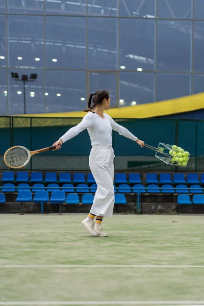 Jeune Femme Jouant Tennis — Photo