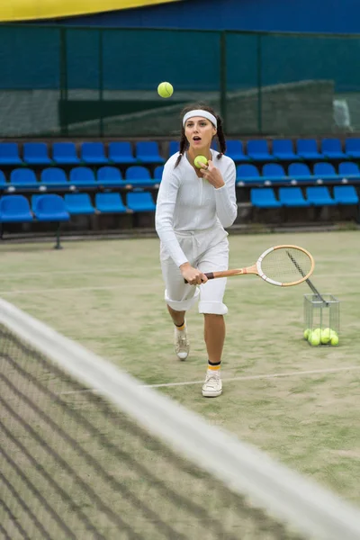 Jeune Femme Jouant Tennis — Photo