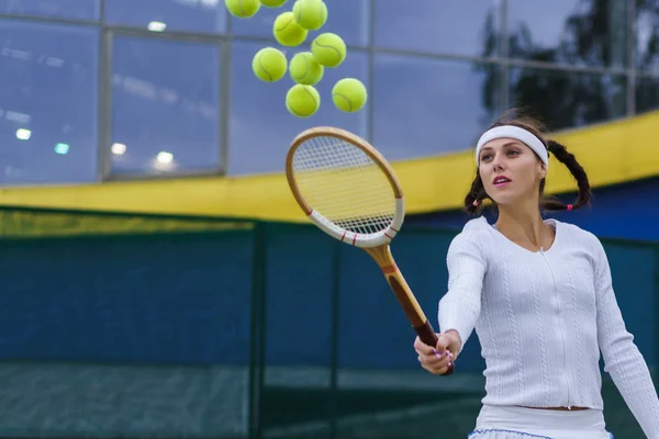 Retrato Una Hermosa Mujer Jugando Tenis Aire Libre —  Fotos de Stock