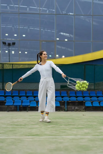 Jeune Femme Jouant Tennis — Photo