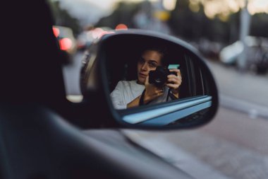 Otomatik aynada selfie