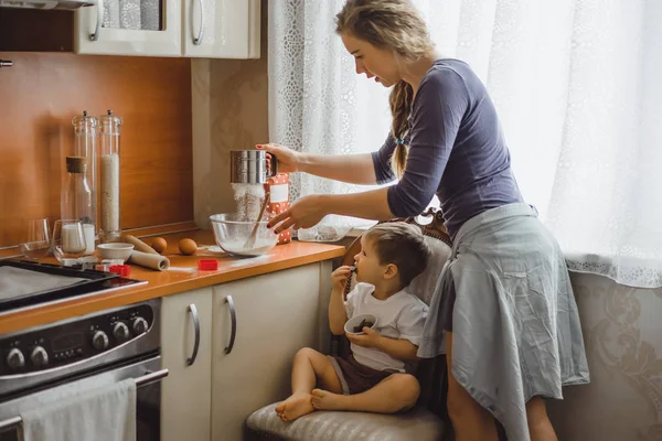 Little Boy Kitchen Helps Mom Cook Child Involved Cooking — Stock Photo, Image