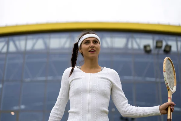 Retrato Una Hermosa Mujer Jugando Tenis Aire Libre — Foto de Stock