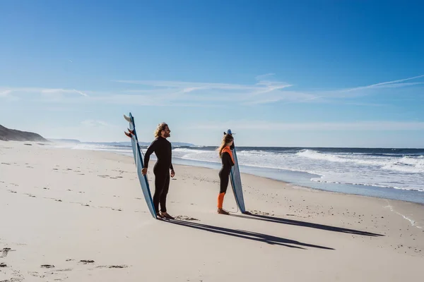 Man Woman Ocean Surf Boards Man Girl Surfing Portugal Nazar — Stock Photo, Image