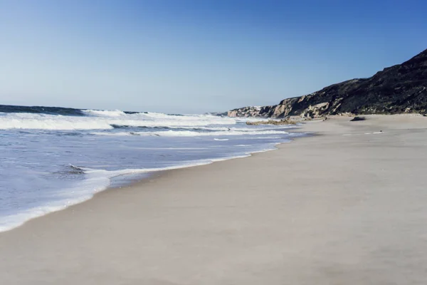 Vacker Utsikt Över Stranden Oceanen Bakgrund Nazaré Portugal — Stockfoto