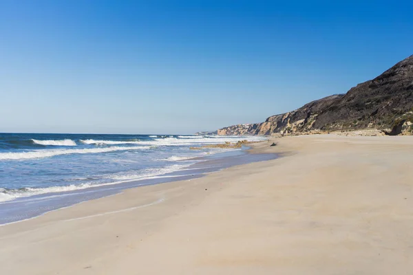 Naturskønne Udsigt Kysten Havet Baggrund Nazare Portugal - Stock-foto