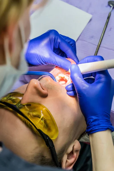 Young Man Reception Dentist Dental Office Professional Oral Hygiene Dentist — Stock Photo, Image