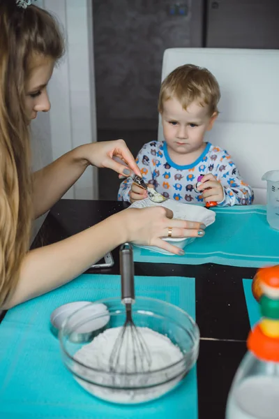 Boy Child Pajamas Morning Mom Cooking Apple Pie Kitchen Playing — Stock Photo, Image