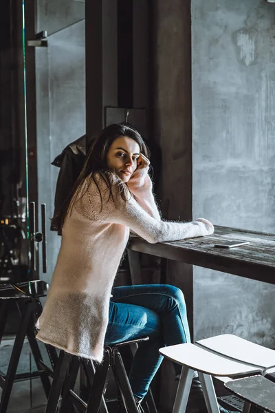 Beautiful Brunette Girl Charming Smile Expressive Brown Eyes Drinking Coffee — Stock Photo, Image