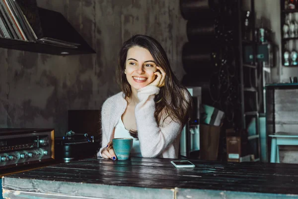 Beautiful Brunette Girl Charming Smile Expressive Brown Eyes Drinking Coffee — Stock Photo, Image