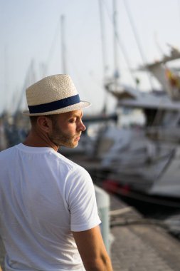 Bağlantı noktası adam. bağlantı noktası özel yatlar. güneşli bir gün. Ýspanya, Malaga