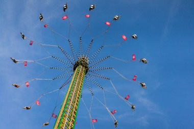 Eğlence Parkı, carousel, güneşli bir gün