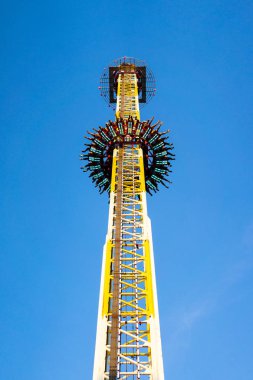 Eğlence Parkı, carousel, güneşli bir gün