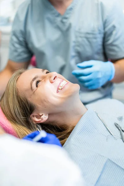 Dentista Processo Serviços Odontológicos Consultório Odontológico Tratamento Odontológico — Fotografia de Stock