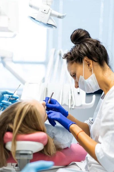 Dentista Processo Serviços Odontológicos Consultório Odontológico Tratamento Odontológico — Fotografia de Stock