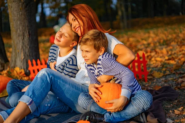 Female Red Hair Children Mom Sons Park Picnic Halloween — Stock Photo, Image