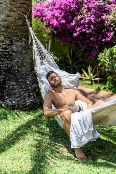 Nude Male Relaxing Hammock Garden — Stock Photo, Image