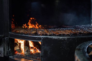 Kaburga, kaburga lokantası, domuz pirzolası hazırlama süreci.