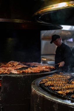 Kaburga, kaburga lokantası, domuz pirzolası hazırlama süreci.
