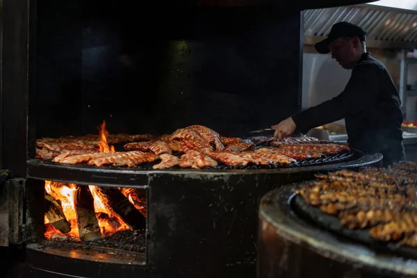 Costilla Restaurante Costillas Proceso Preparación Costillas Cerdo Fuego Abierto — Foto de Stock