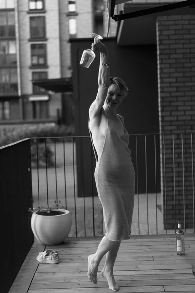 Beautiful Woman Terrace Glass Wine Resting Laughing Black White Photo — Stock Photo, Image