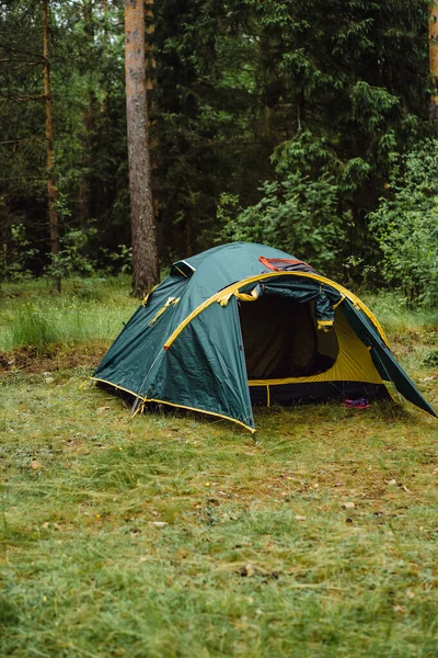 Campingtält Campinglivets Koncept — Stockfoto