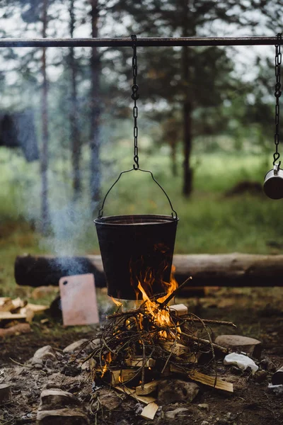 Μαγείρεψα Φαγητό Φωτιά Κατασκήνωσης Κουζίνα Κάμπινγκ Μαγείρεμα Στο Δάσος Φωτιά — Φωτογραφία Αρχείου