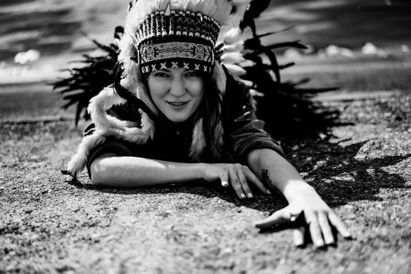 Woman Wearing American Indian Hat Close Portrait Shamanic Female Indian — Stock Photo, Image