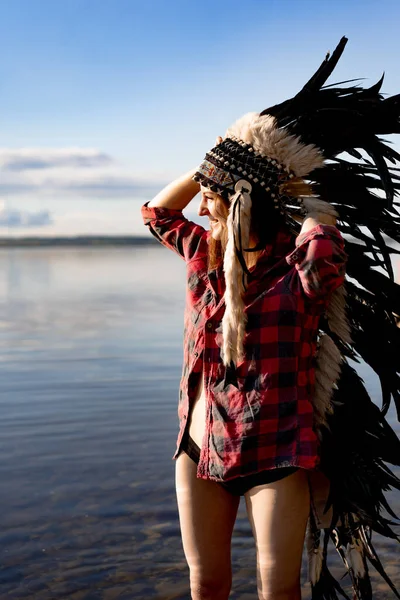 Woman Wearing American Indian Hat Close Portrait Shamanic Female Indian — Stock Photo, Image