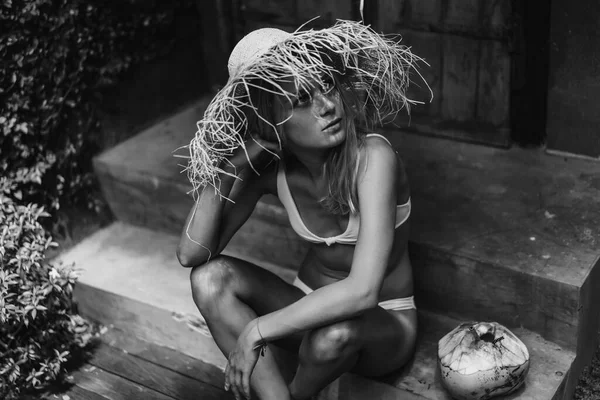 Tropical Life Young Beautiful Woman White Swimsuit Straw — Stock Photo, Image