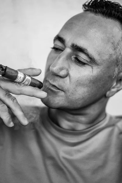 Man Smokes Cuban Cigar Close Portrait — Stock Photo, Image