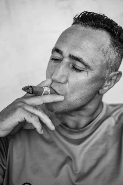Man Smokes Cuban Cigar Close Portrait — Stock Photo, Image