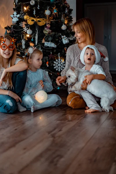 Happy Family Having Fun Christmas Tree Holiday Christmas Mom Children — Stock Photo, Image