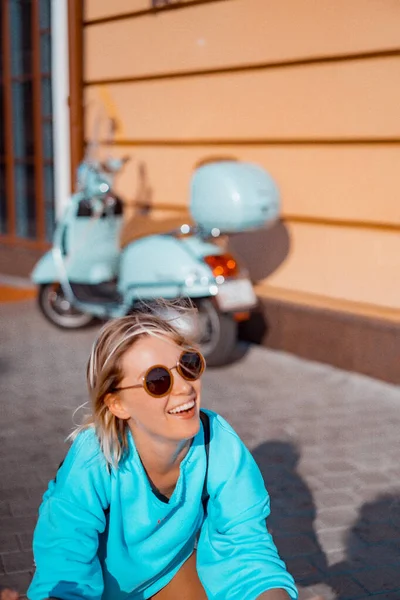 Jong Mooi Vrouw Straat — Stockfoto