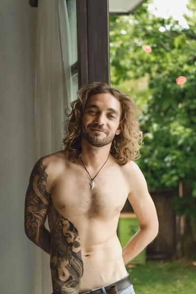 Young Attractive Man Naked Torso Tattoos Home Portrait Sexy Man — Stock Photo, Image