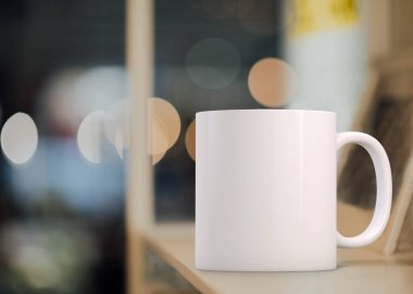 Beyaz Kupa Mockup. Kupa satan işletmeler için mükemmel, hemen üzerinde