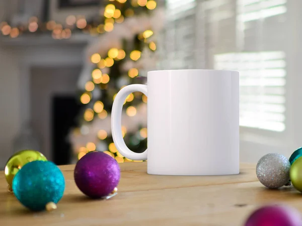 Säsongsvinter stil vitt tomt kaffe mugg mockup — Stockfoto