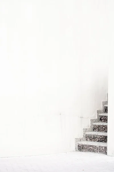 Лестницы Белом Фоне — стоковое фото