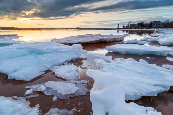 Winter Landscape Frozen Ice Sheets Floating Lake Late Sunset Charlottetown — Stock Photo, Image