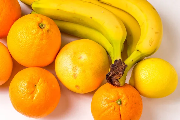 Желтые Здоровые Органические Фрукты Апельсины Бананы Грейпфруты Лимон — стоковое фото