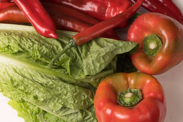 Bio Rotes Chili Snack Und Paprika Und Grünem Römersalat Nahaufnahme — Stockfoto
