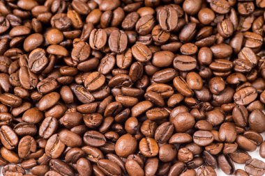 Tam çerçeve yığın organik kavrulmuş kahve çekirdekleri