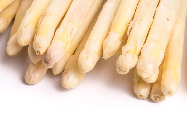 Bundle of organic fresh summer white asparagus — Stock Photo, Image