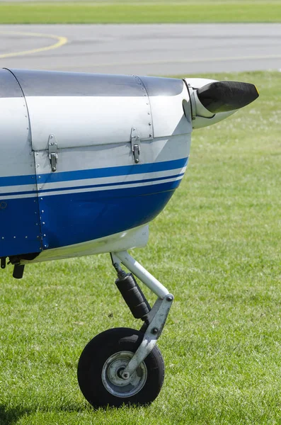 Avión deportivo monomotor —  Fotos de Stock