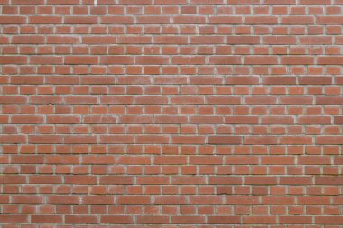 Zincir bağlantı yönetmeliğinde turuncu-kırmızı renkte tuğlalar