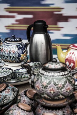 Eski ve yeni çaydanlıklar.